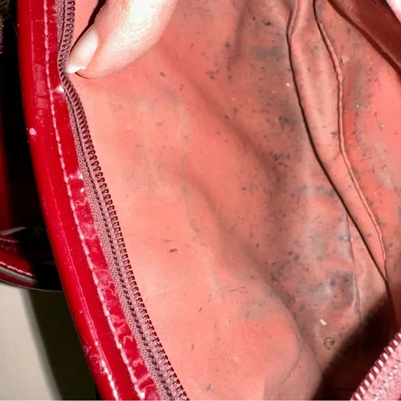 Coach Red Patent Leather Wristlet *LINING NEEDS TO BE REPLACED OR RESTORED* - Picture 9 of 12